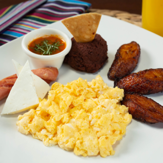 Típico Salvadoreño